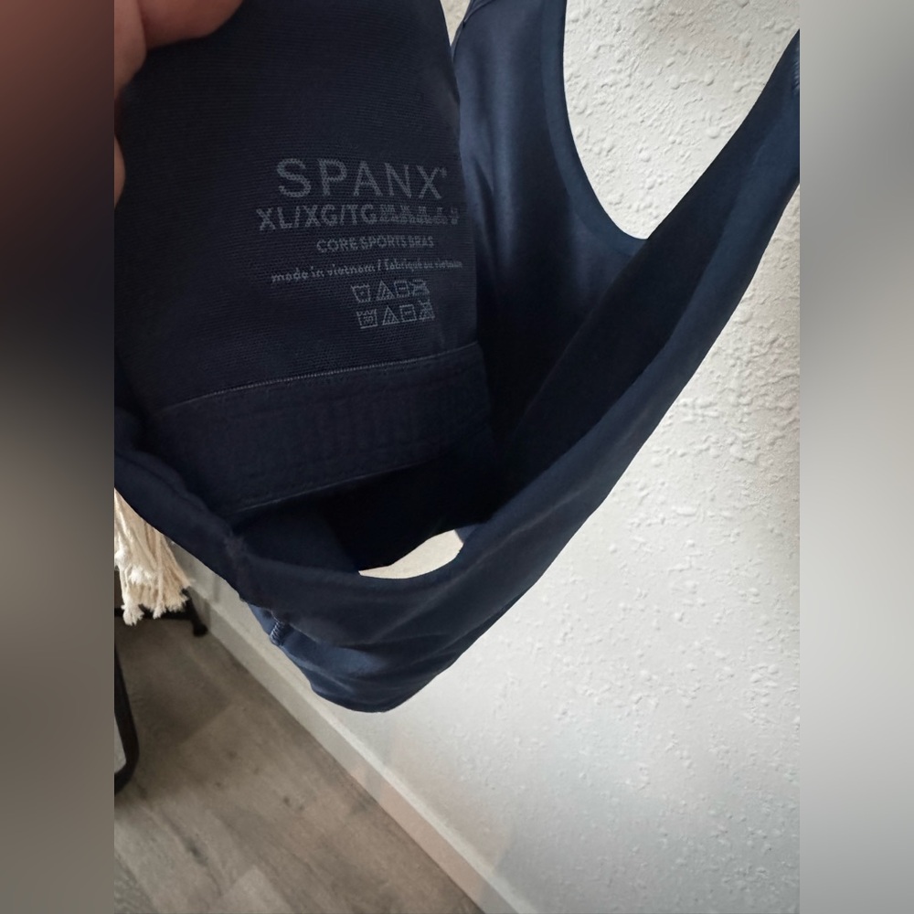 Spanx Core Active Racerback Sports Bra In Navy EUC - Picture 12 of 12